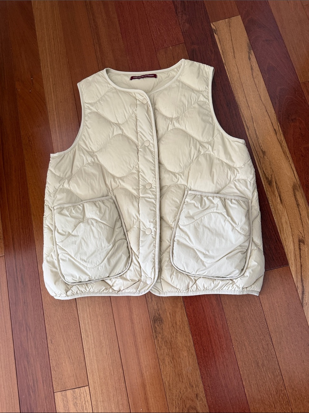 Uniqlo Off-White Quilted Snap-Front Vest